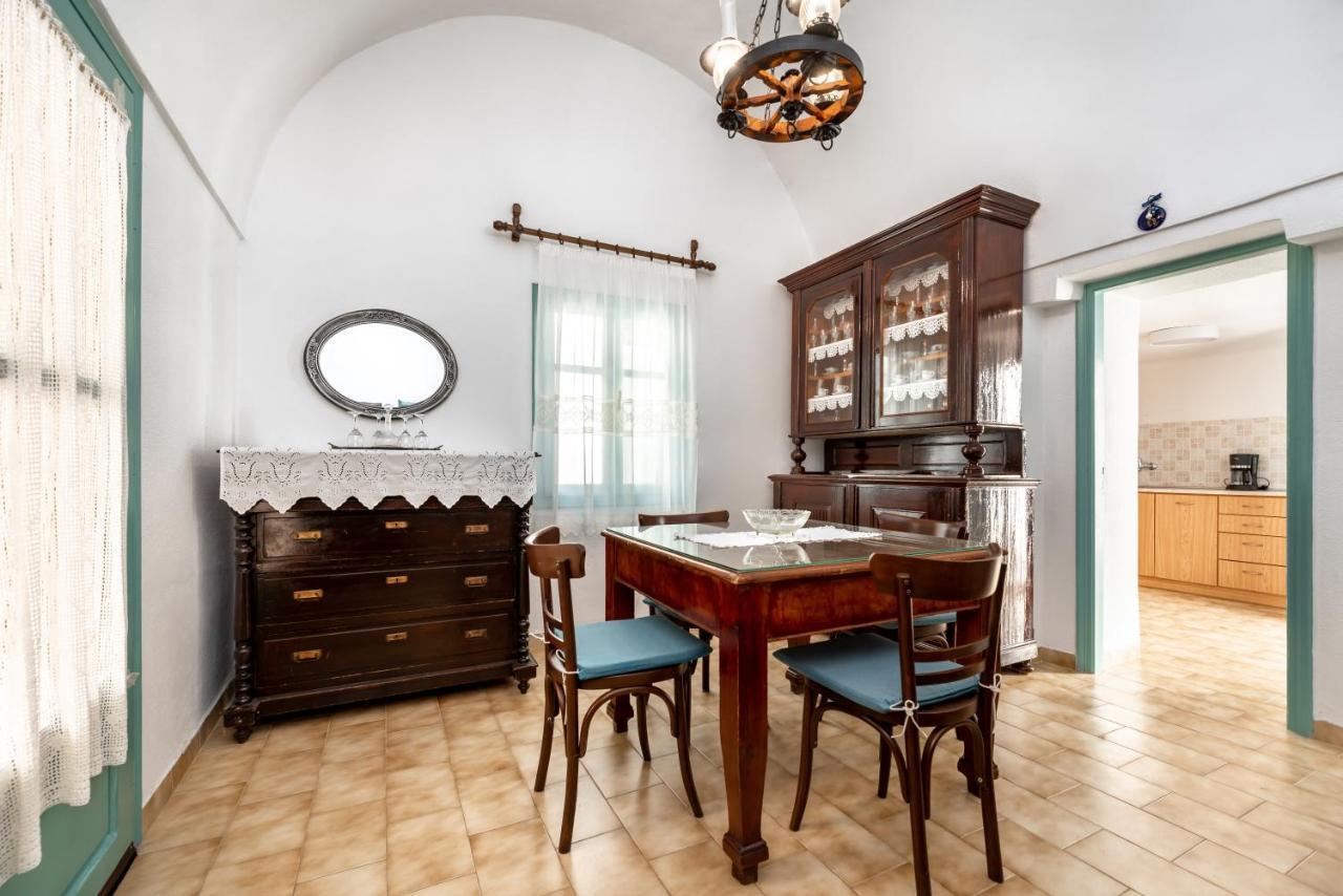 Authentic Santorinian Home Experience Тира Экстерьер фото