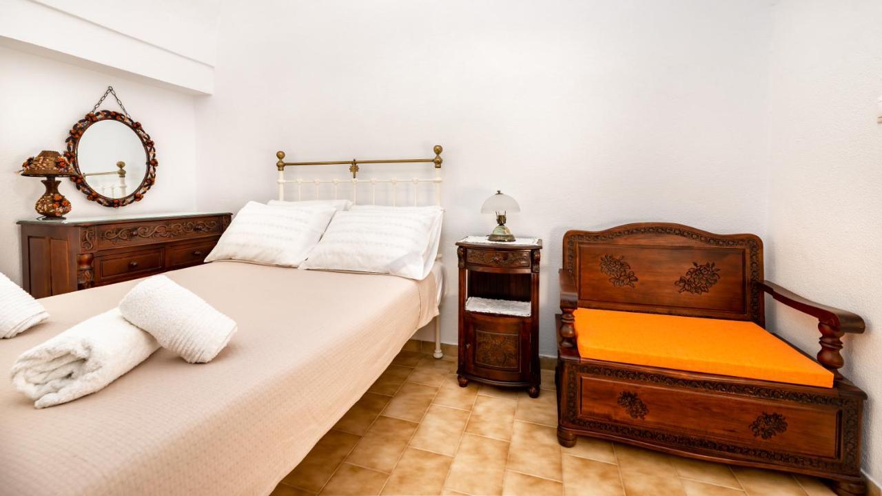 Authentic Santorinian Home Experience Тира Экстерьер фото