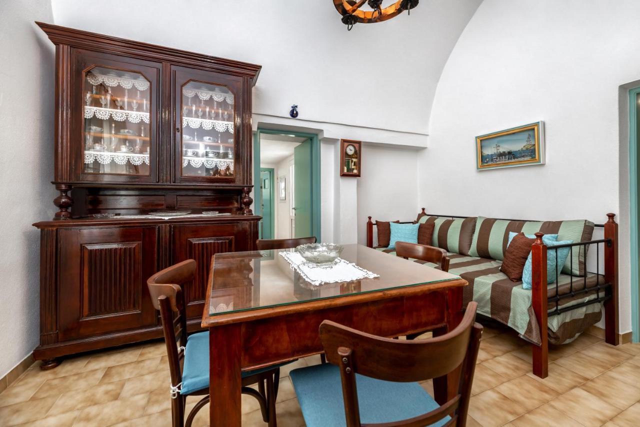 Authentic Santorinian Home Experience Тира Экстерьер фото